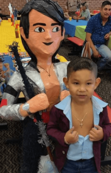 el pequeño Damián es fan de Nosotros los guapos.