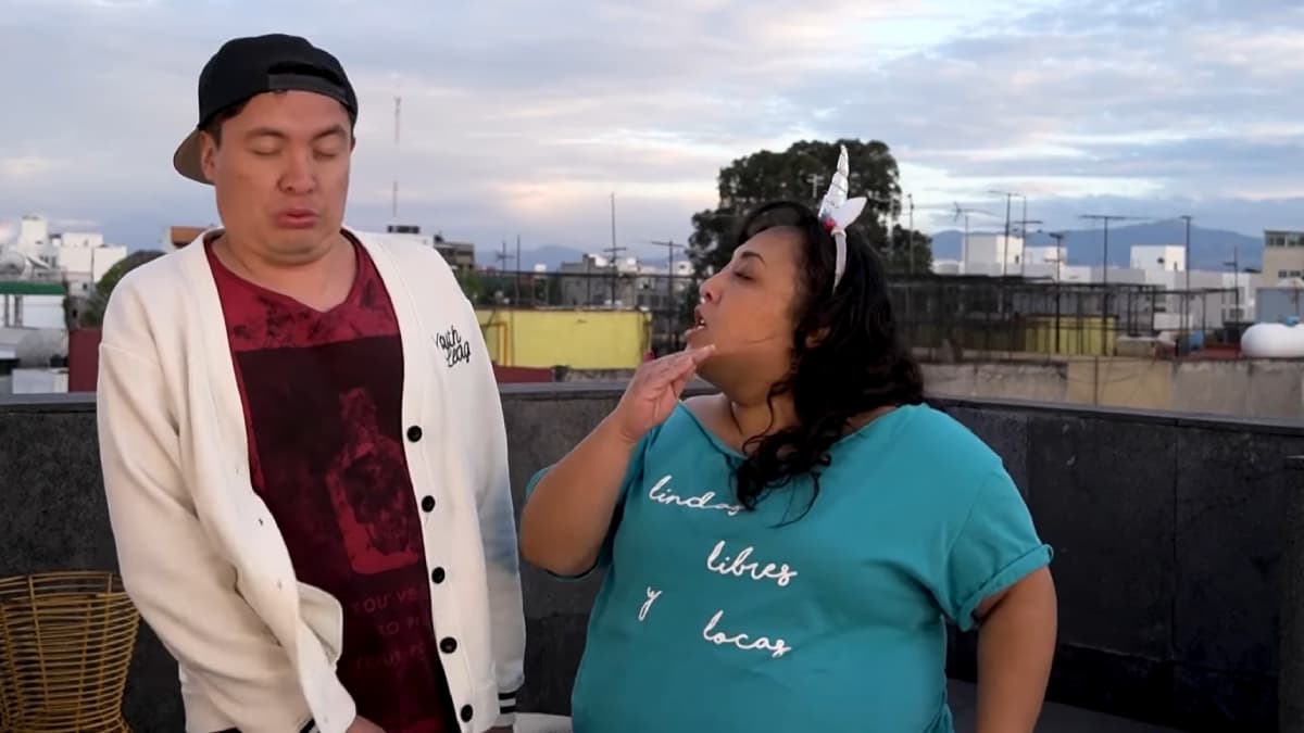Brayan sorprende a Toña con cena romántica en azotea y ella sospecha