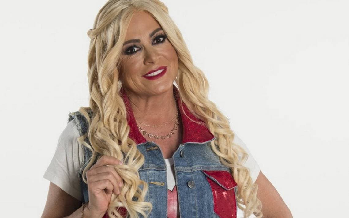 Roxana Castellanos ha confesado que no le interesaba la comedia, pero tuvo la oportunidad de participar en los sketchs de Otro Rollo como suplente de Consuelo Duval y desde entonces es su género.