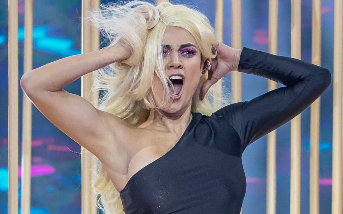 Así se vio la actriz cuando jugó 'Playback' en 'Me Caigo de Risa'.