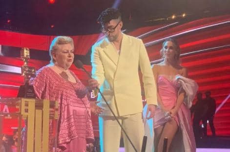 Paquita la del Barrio llama “inútil” a Bad Bunny en vivo y frente a las cámaras