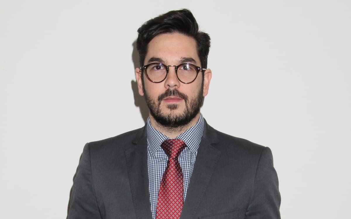 Él es Pedro Ortiz de Pinedo, el hijo de Jorge Ortiz de Pinedo que triunfa como productor