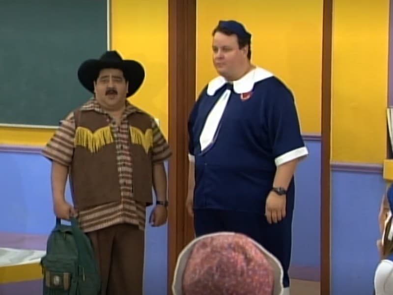 José Luis Villarreal “Choche”, el baterista del grupo Bronco, también fue invitado a la escuela Mártires de Almoloya.