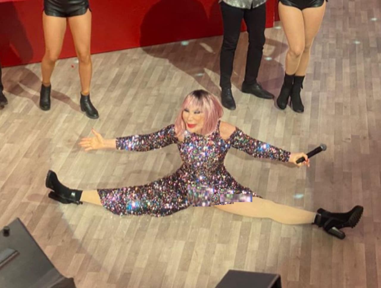 Lyn May es la mujer elástica