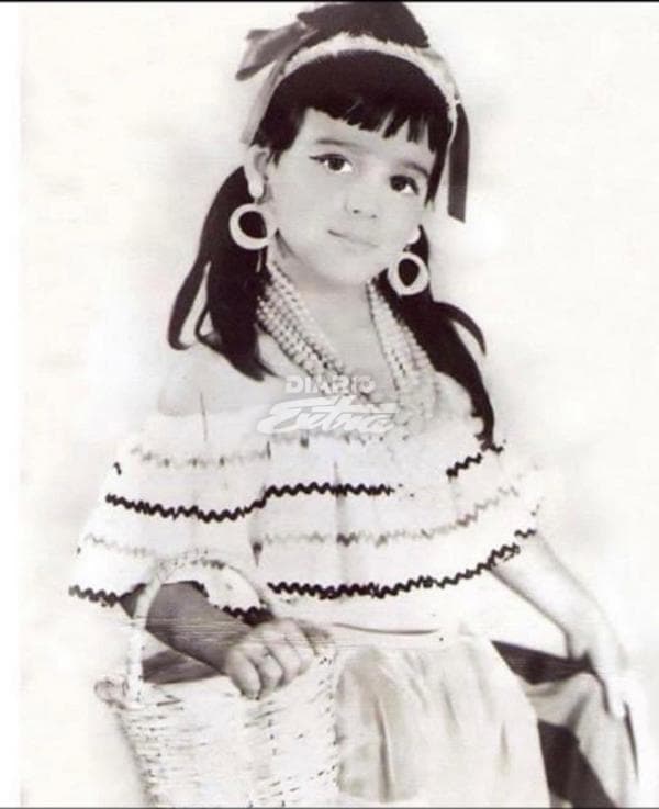 Maribel Guardia a los 7 años de edad.