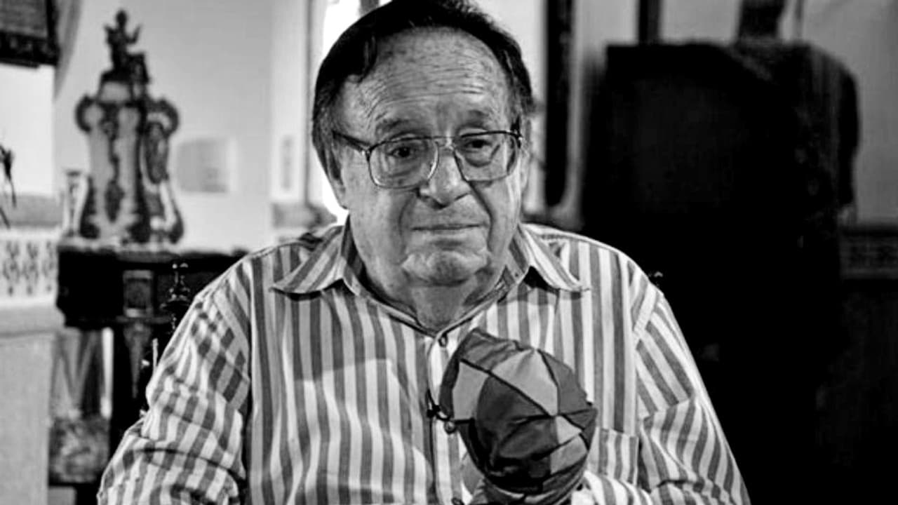 Roberto Gómez Bolaños y su tumba en el panteón Francés.
