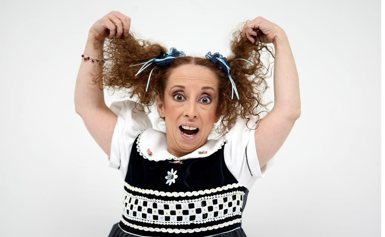 María Elena Saldaña comenzó su carrera en la televisión en los años 80, pero el personaje que la catapultó a la fama fue la Güereja. El personaje surgió en sketch en el programa Ándale!, y a finales de los noventa tuvo su propio show.