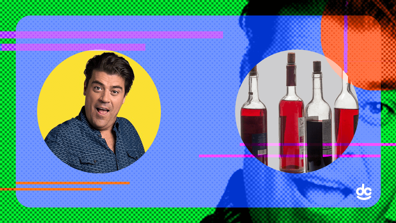 Paco no podría faltar con sus botellas de vino a medio tomar