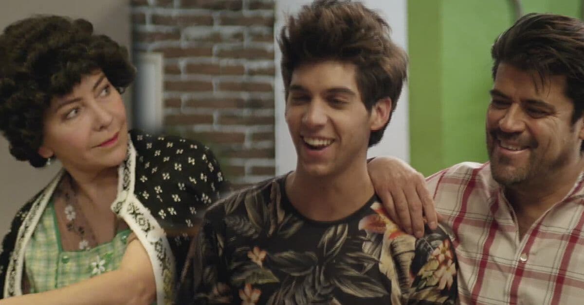 40 y 20: Doña Lucha le dice a Fran que se parece al Chino y lo regaña