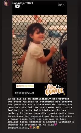 Una niña con ángel