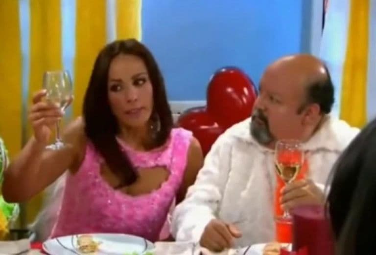 Carlos Cobos interpretó a Lauro Dávalos en un episodio de la serie.