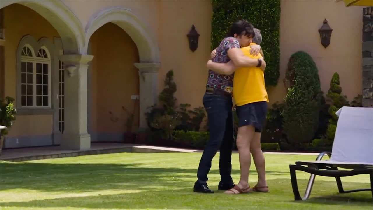 Nosotros los guapos: El Vítor descubre que sí tiene padre y que es millonario