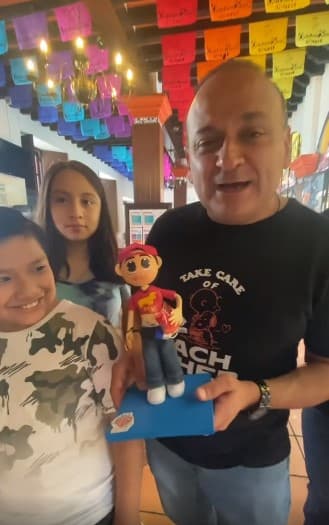Una familia le regaló
