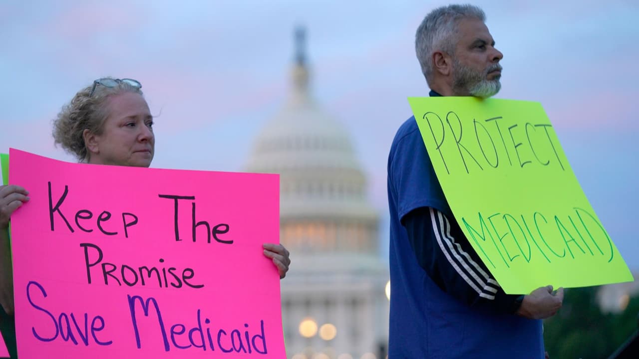 ¿Qué impacto tendrá en la comunidad latina la ley fiscal de Trump? Una experta analiza