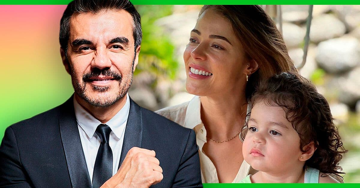 Hija de Adrián Uribe intenta peinar a su mamá pero le enreda el cabello