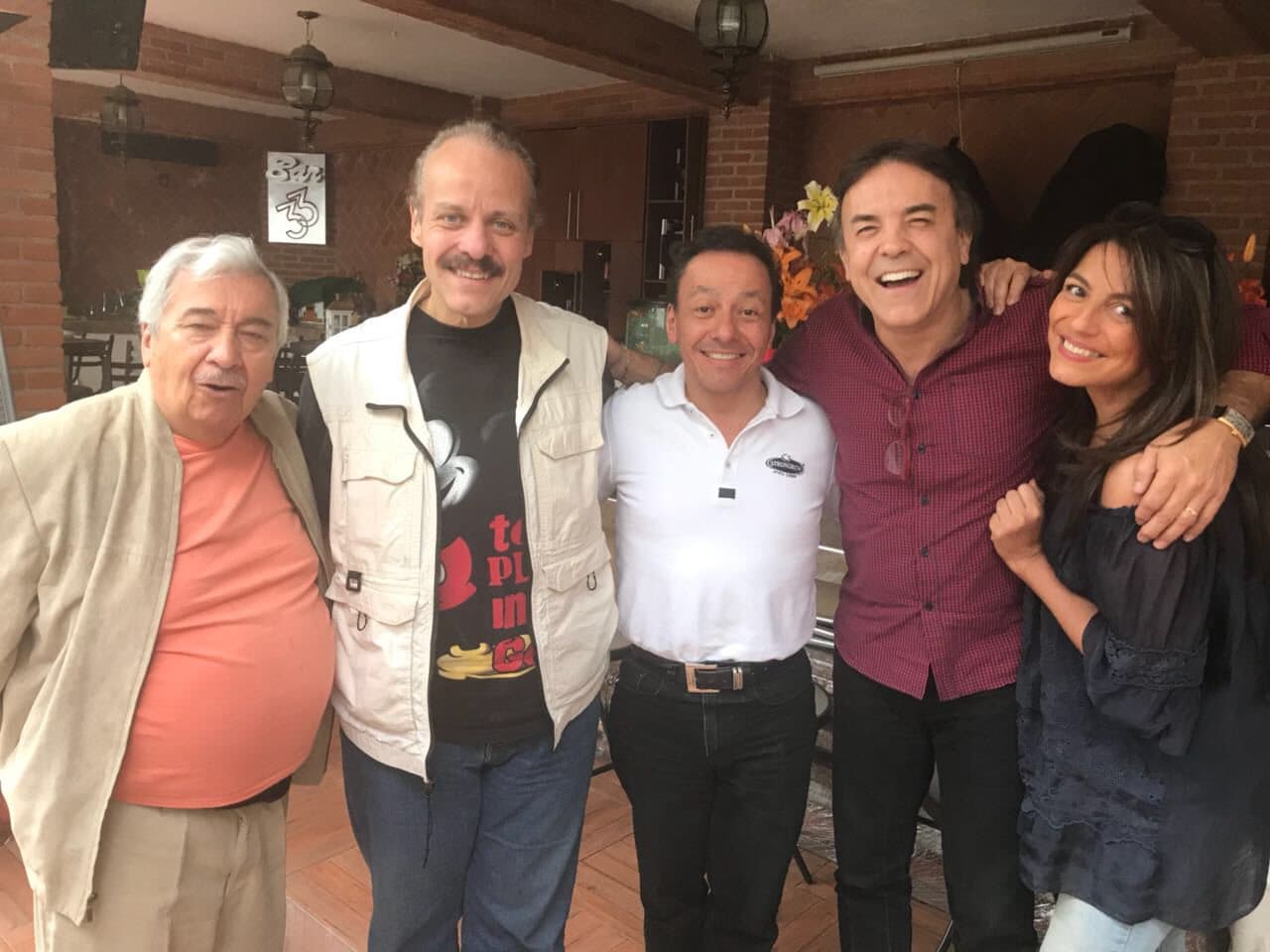 La mayoría de los actores de Cero en Conducta sigue en contacto. Aquí vemos a Luis Queli (Próculo), Rubén Cerda (Gordonio), Homero Ferruzca (Homerito), Gerardo Flores (Gerardito Muñoz Dedo) y Paty Ardón (Pamela Rosas)