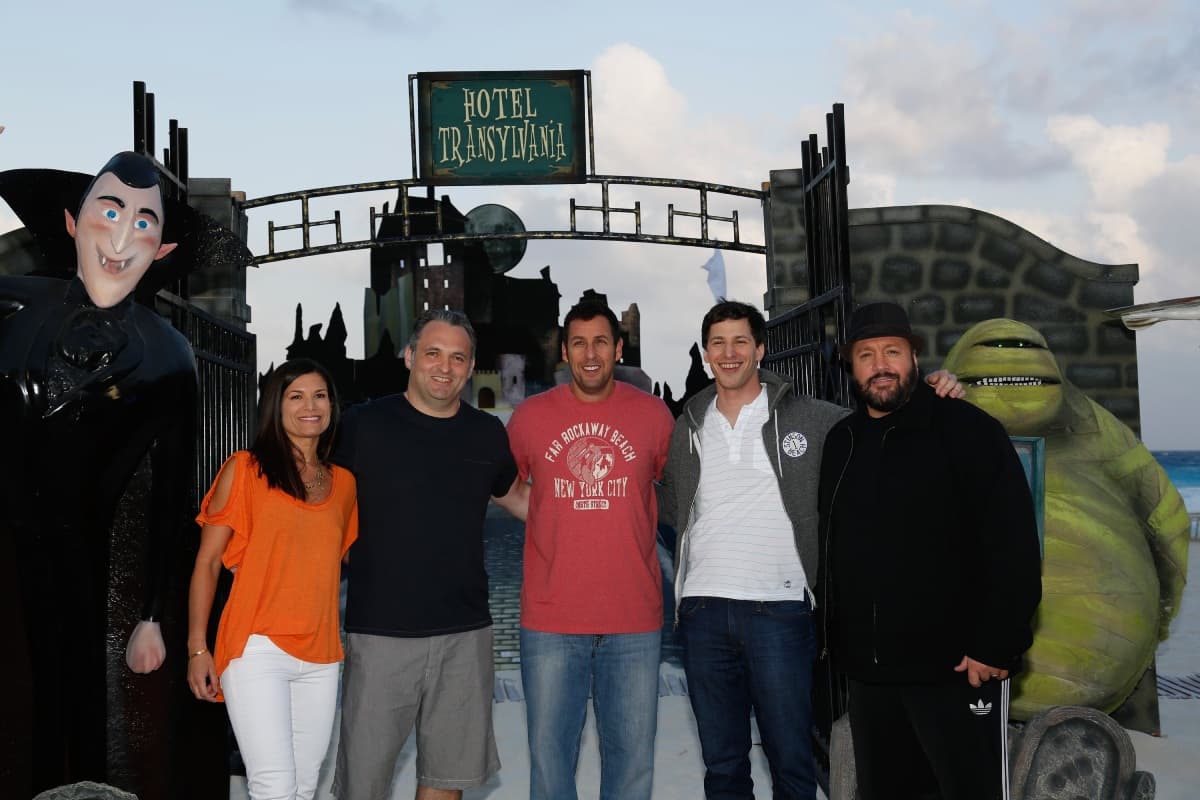 En repetidas ocasiones, Sandler ha venido a presentar sus cintas a nuestro país.