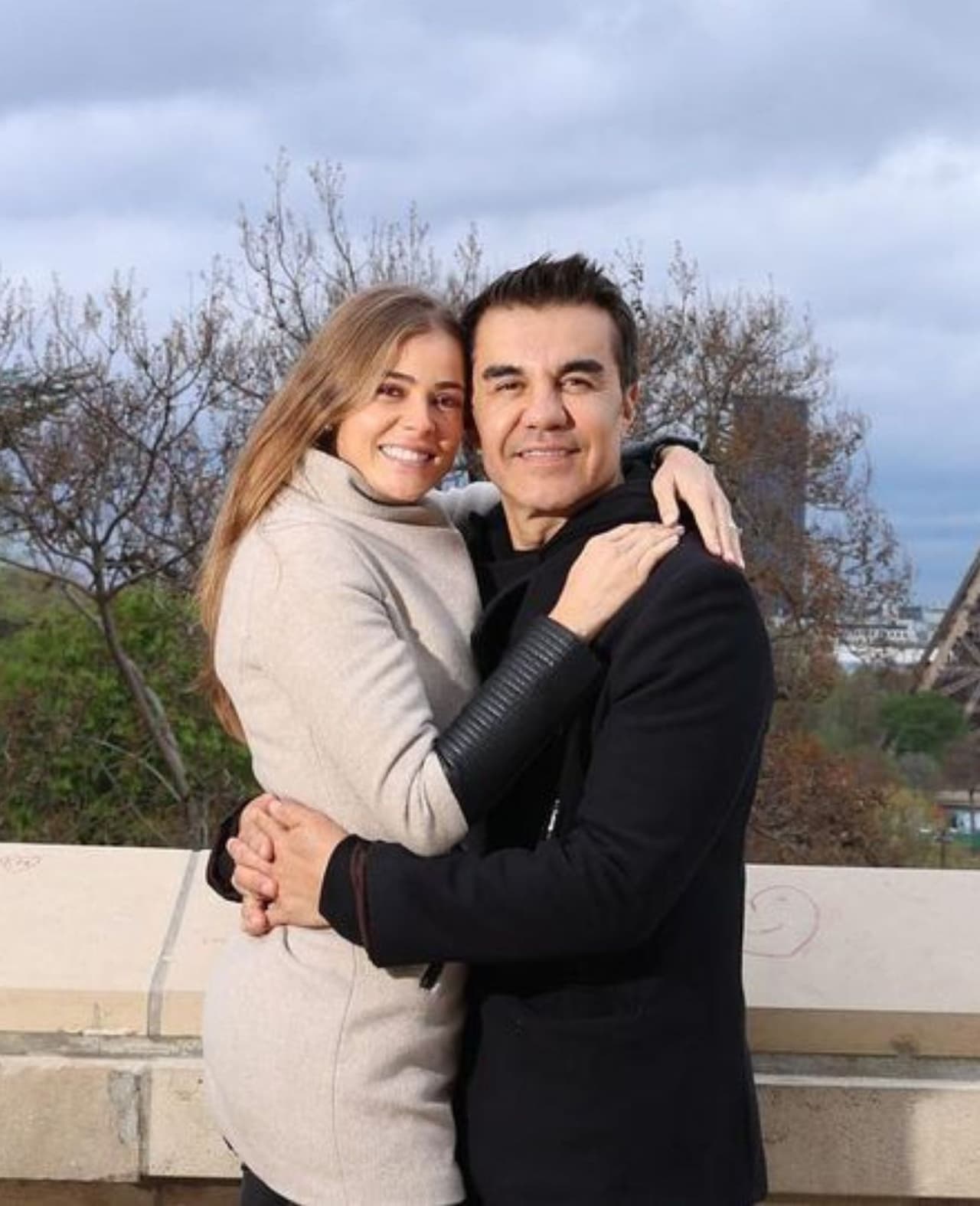 ¿Cuántos hijos tiene Adrián Uribe y quiénes son?