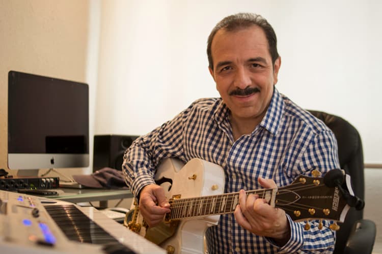 comediante-compositor-gustavo-munguia