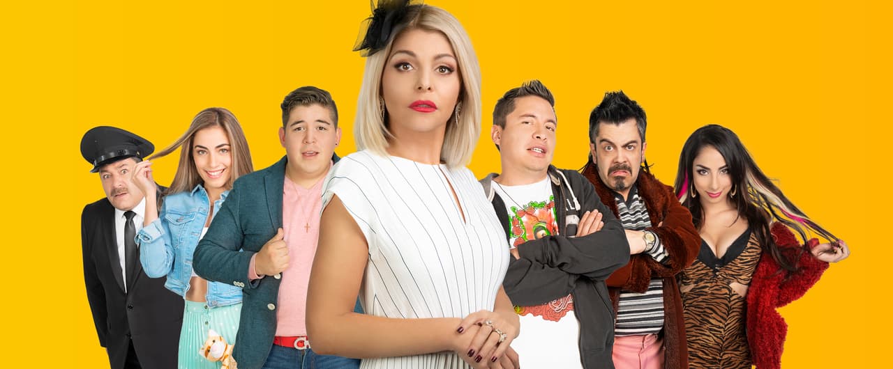 En 'Se Rentan Cuartos' sale como el Pepe Nacho. Aquí una familia de abolengo termina sin nada de nada y le caen al cantón del medio hermano de la matriarca de la familia desamparada (interpretada por Itatí Cantoral). Una sitcom grabada en vivo en una sola toma que se siente como teatro y que se desarrolla en el barrio, ¡ah jijo!