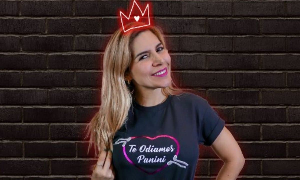 Karla Panini sube foto comparándose con una bruja y provoca reacciones