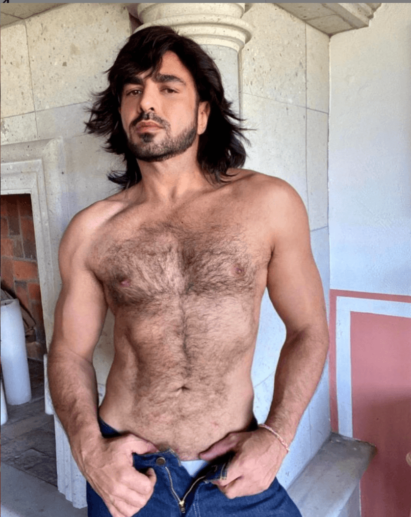 Albertano sin playera