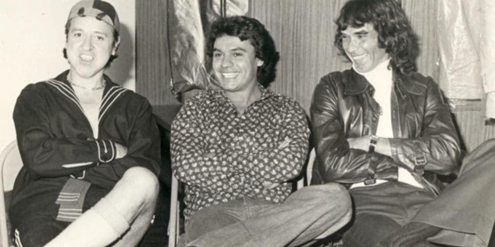 La extraña y divertida fotografía del día que Quico y Cepillín cargaron a Juan Gabriel