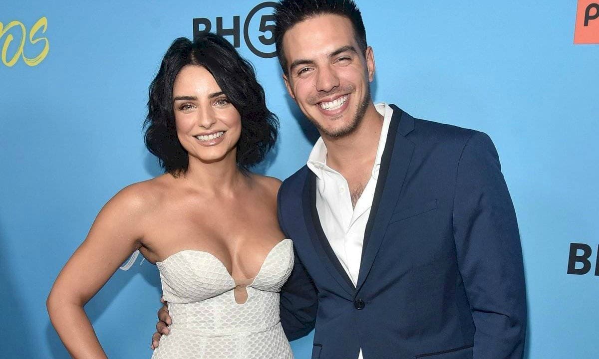 Aislinn y Vadhir Derbez tienen videos divertidos