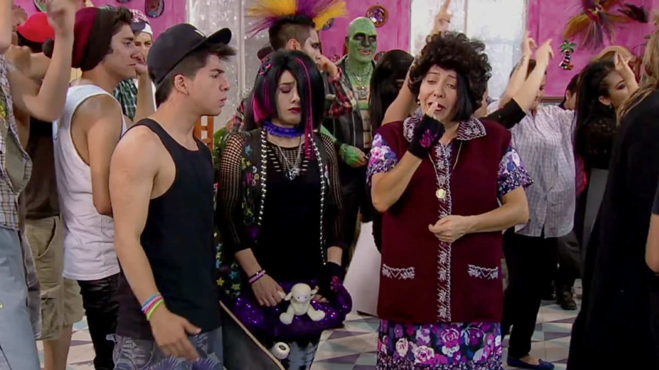 María de todos los Ángeles: Doña Lucha se vuelve emo