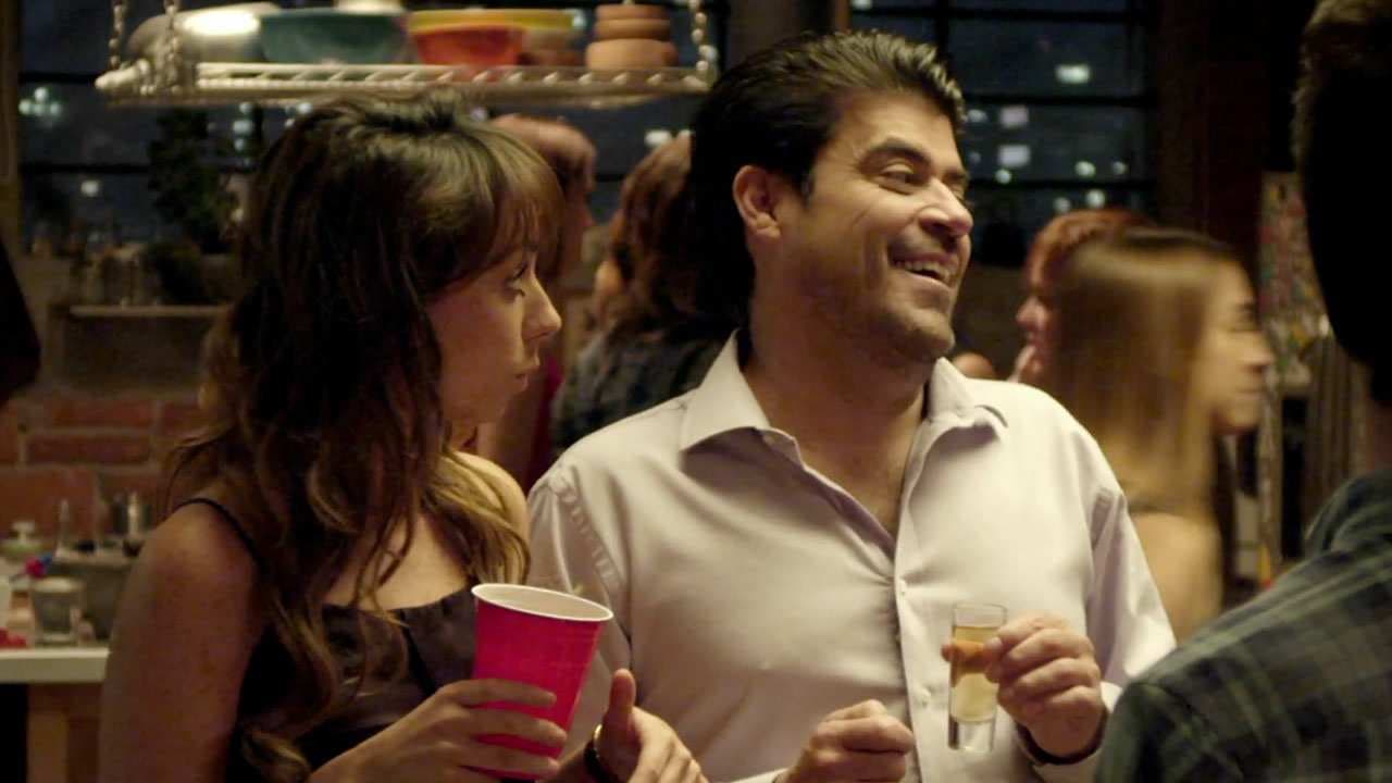 40 y 20: Paco hace fiesta para celebrar su soltería