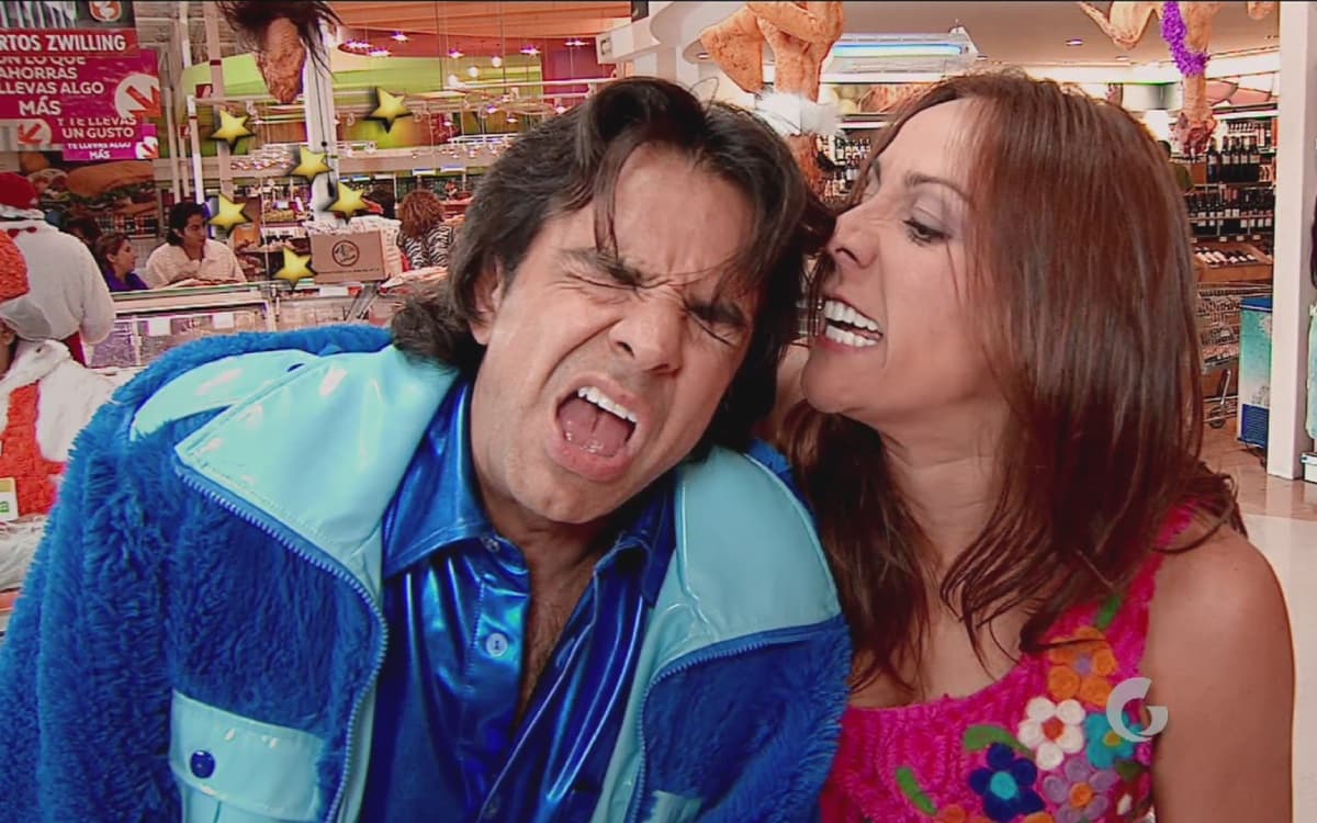 El actor de 'La Familia P. Luche' felicitó a su amiga con un video de la serie.