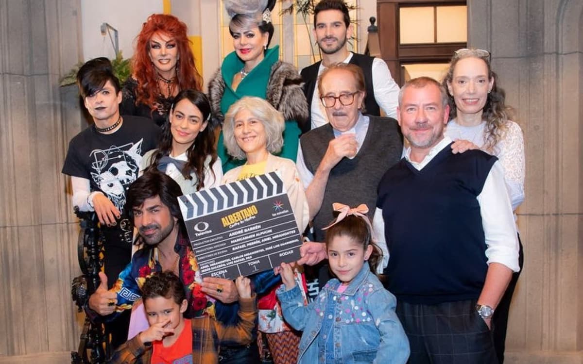 El inicio de grabaciones de la serie y parte del elenco.