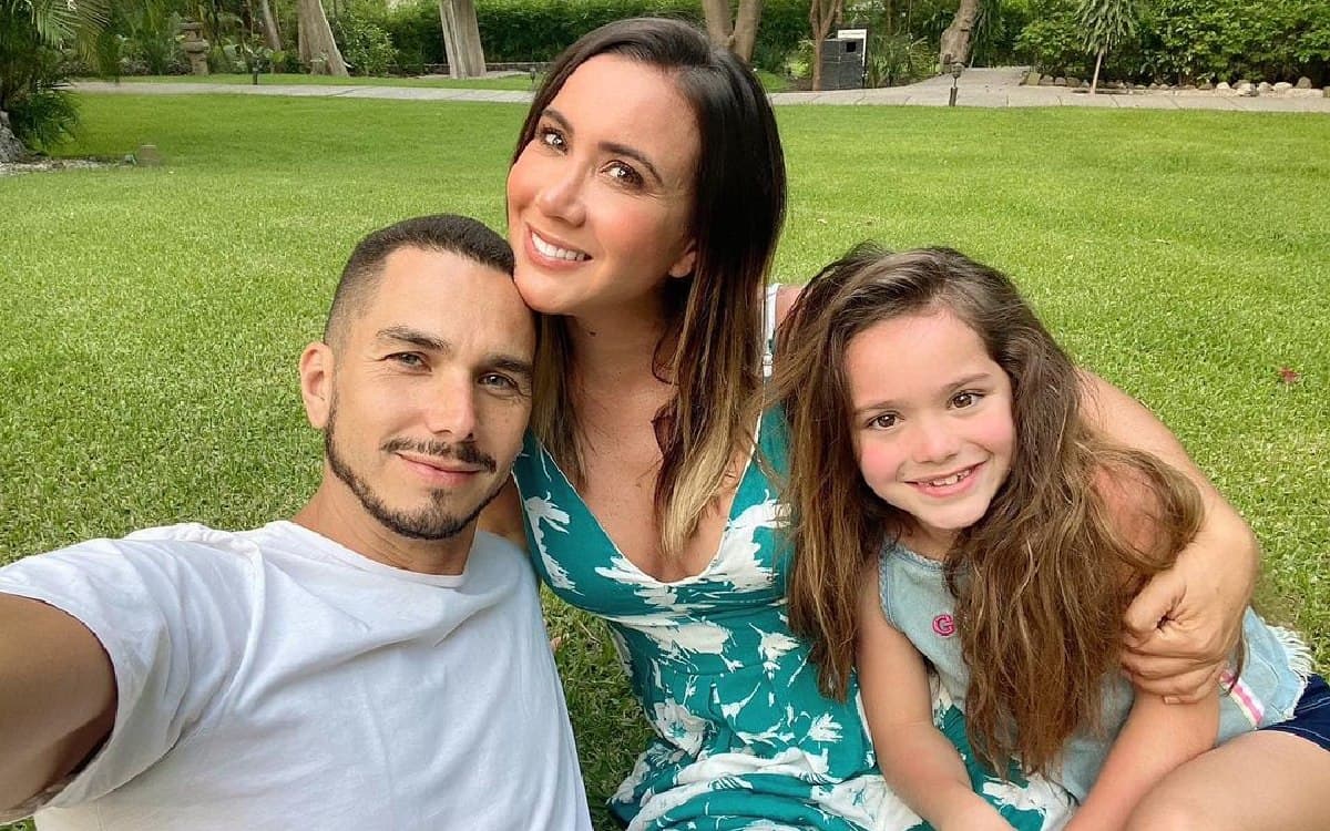 La madre le dedico unas palabras a su hija.