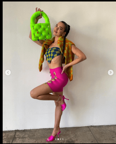 Dua Lipa con ropa de Nacaranda