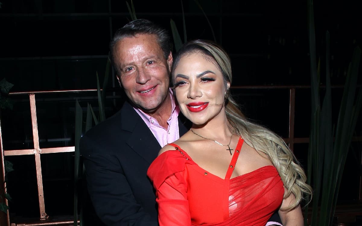 Él comentó que la pareja de famosos tiene planes de contraer matrimonio.