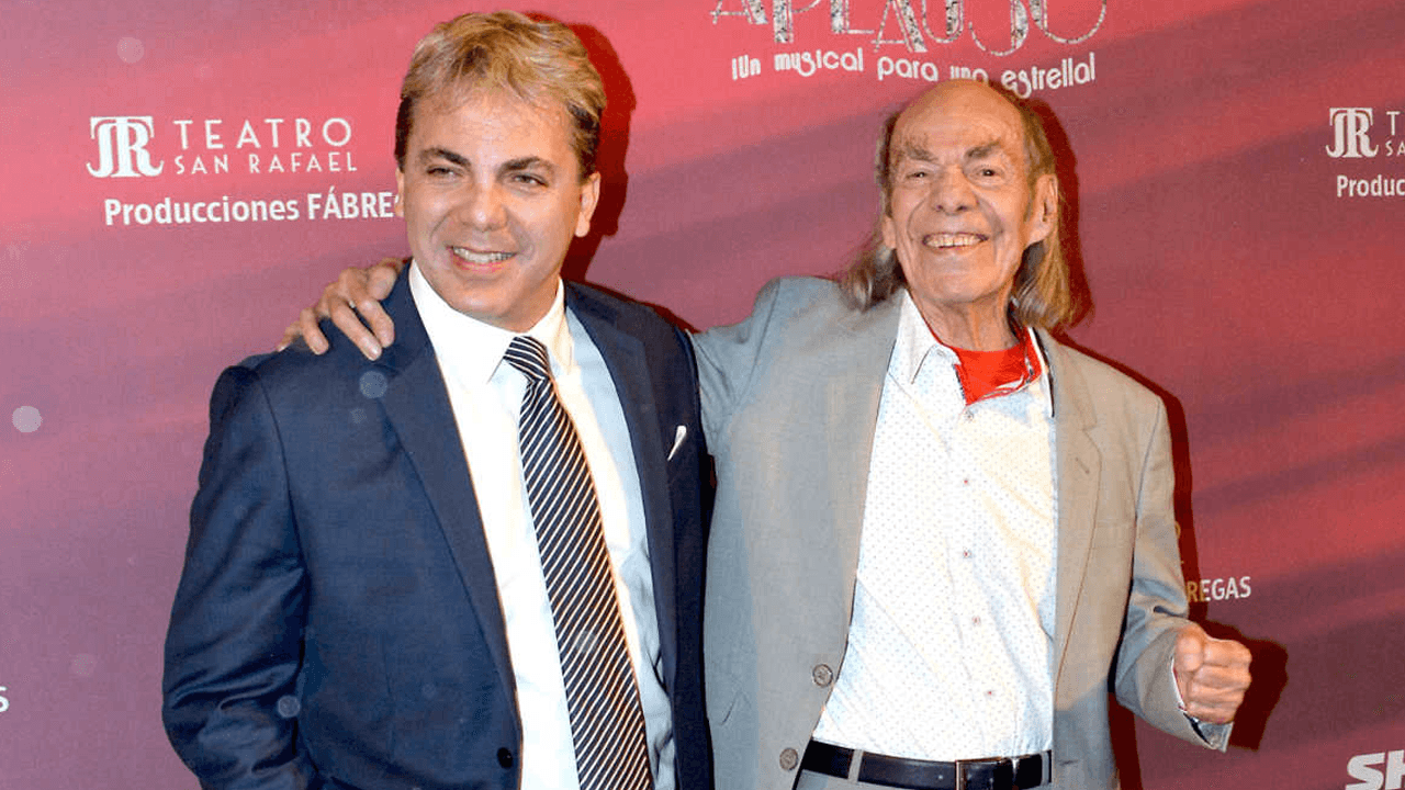 Cristian Castro y loco Valdés en una reunión.