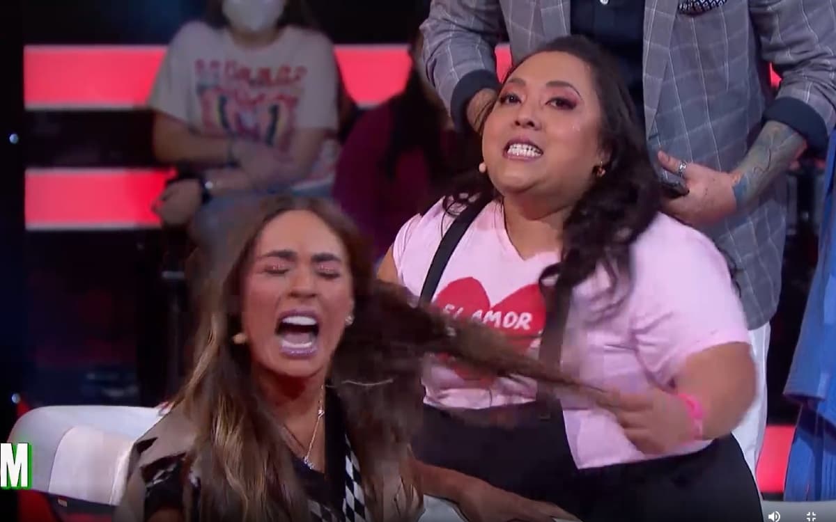 Montijo fue la invitada de 'Me Caigo de Risa' y en un juego "Toña" se pasó de lanza.