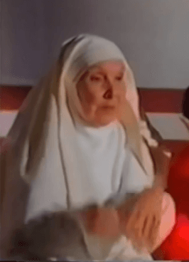 Lili Inclán en su papel de monjita