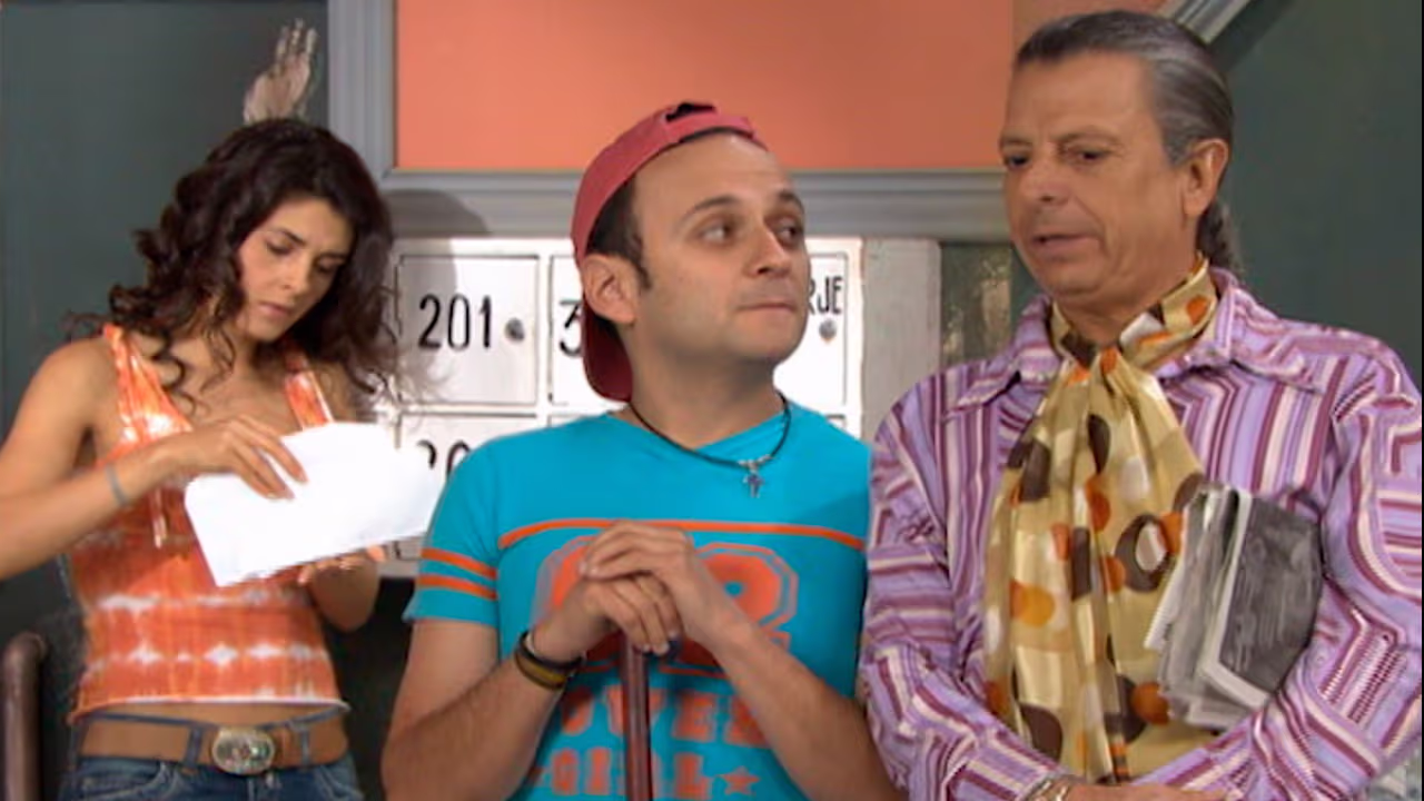 Vecinos: Frankie se roba la señal de Televisión de Silvia | Distrito ...